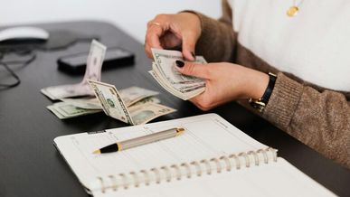 Comment fixer vos droits d'entrée et redevances ?